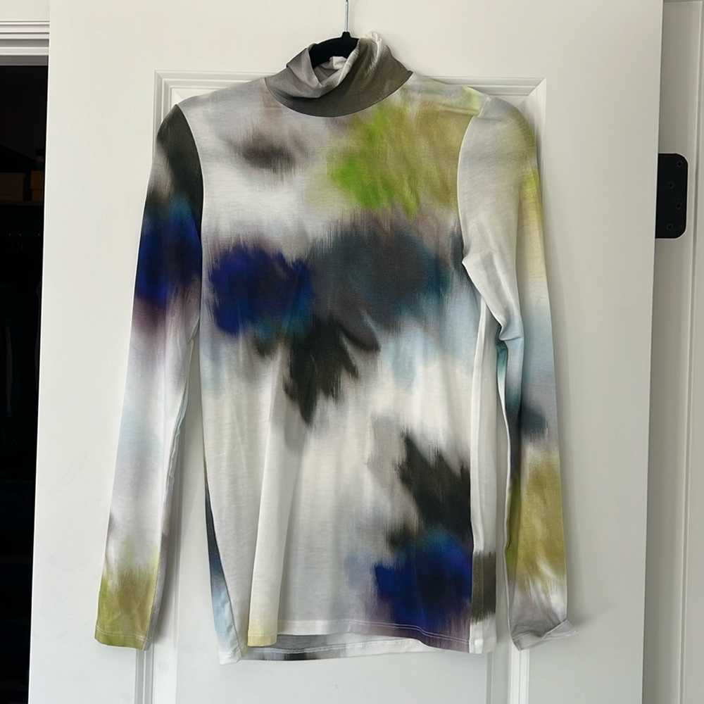 Paint pattern slim lyocel turtleneck